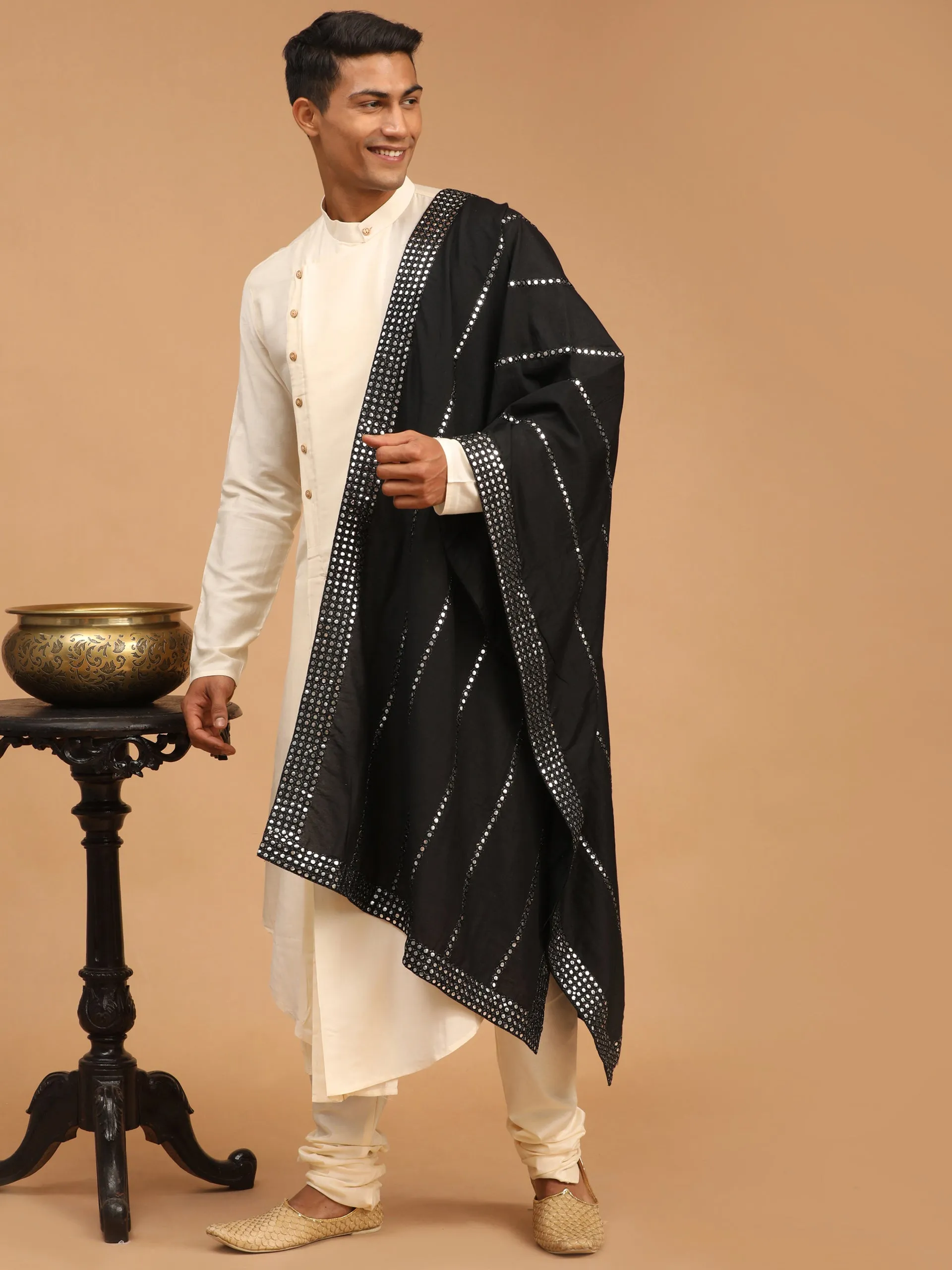 Vastramay Cream Pleated Kurta Set With Black Dupatta